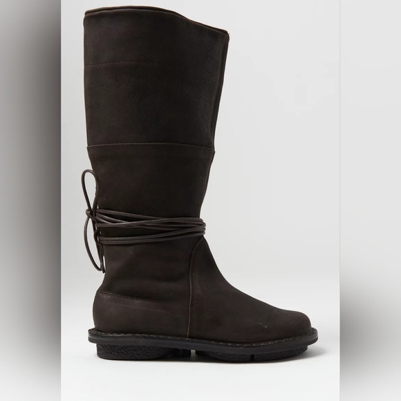Chic Dark Brown Heeled Boots - Picture 2 of 16